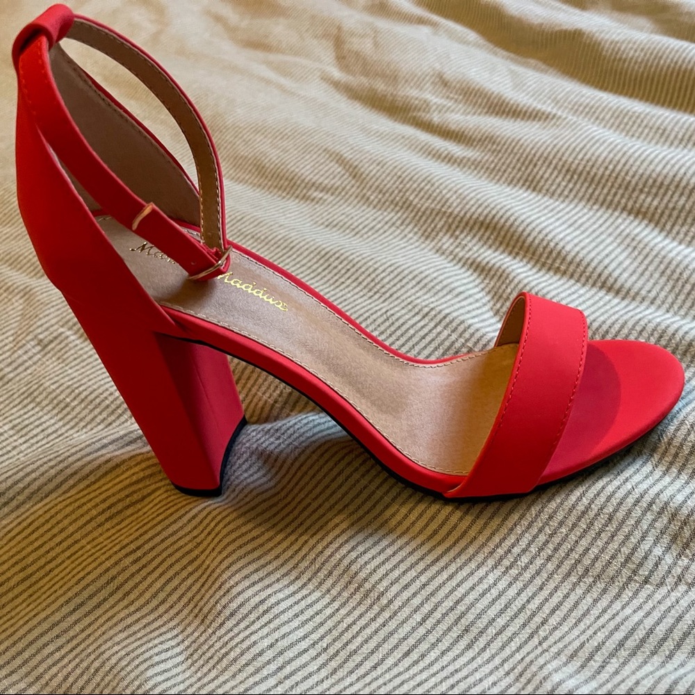 Boutique coral faux suede block heels